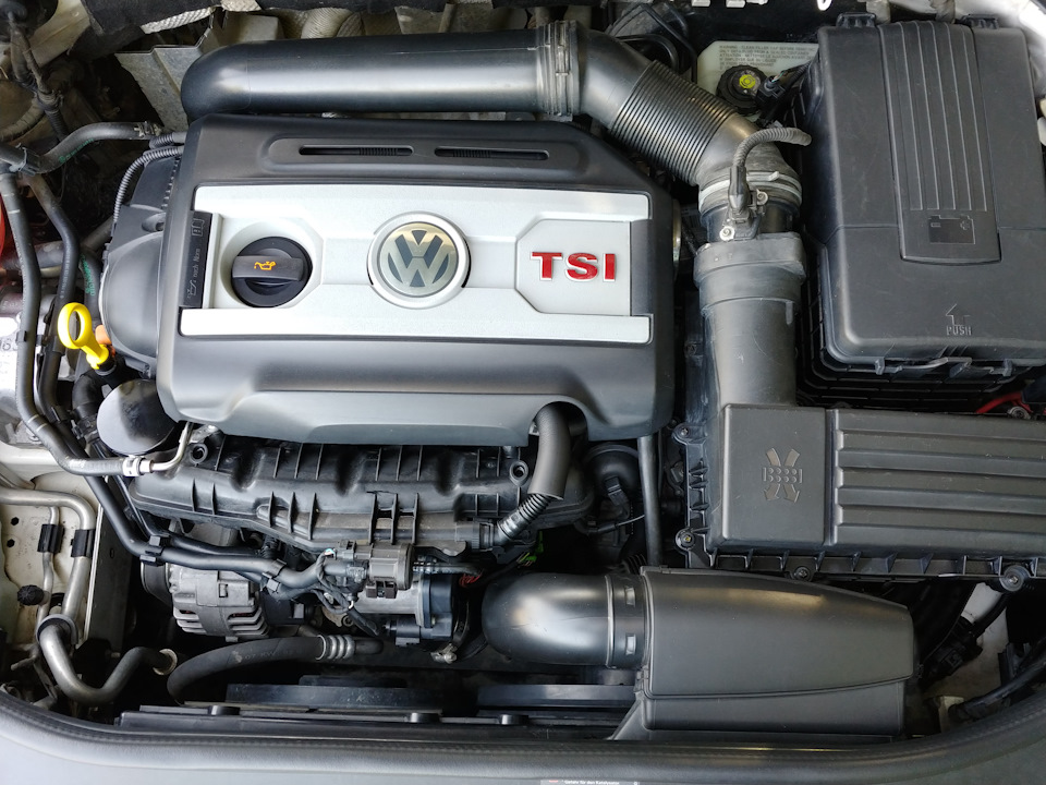 Двигатель пассат б6 1.8. VW b6 1.8 TSI. Пассат b6 1.8 TSI. VW СС b7 1.8 TSI. Подкапотка Пассат б6 1.8 TSI.