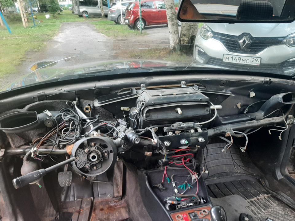 Антифриз в салоне — Mercedes-Benz 190 (W201), 1,8 л., 1991 года ...