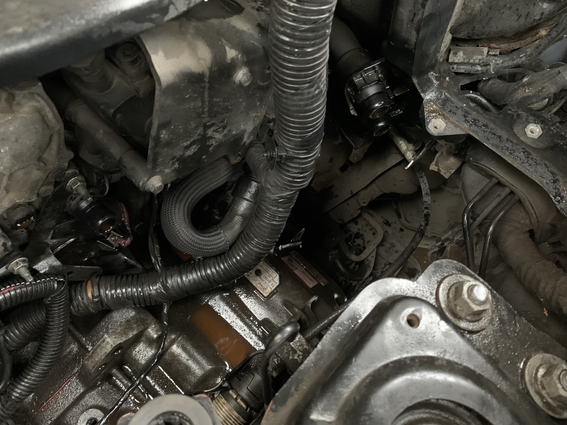 Замена патрубка системы охлаждения. — Land Rover Freelander 2, 2,2 л ...