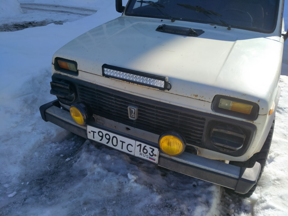 Мини лед-балка на капот. Размер барби-сайз). — Lada 4x4 3D, 1,7 л, 1996 ...