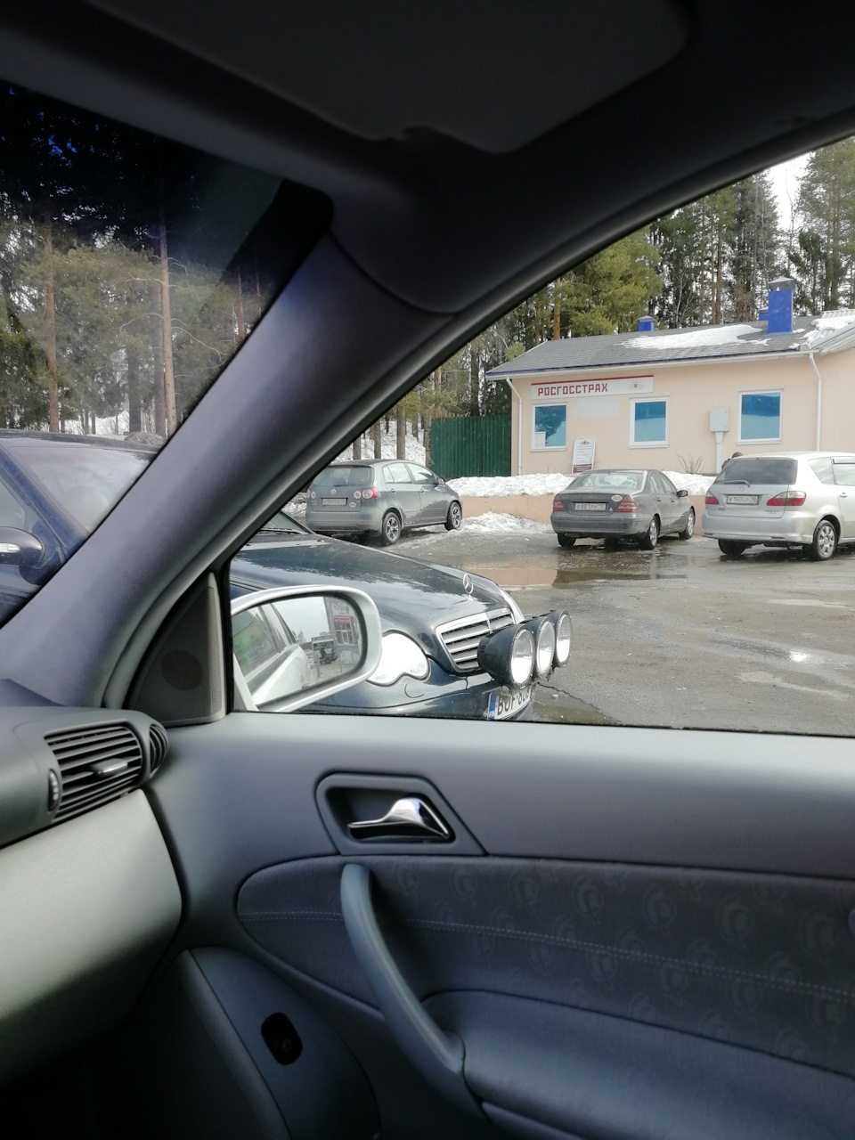 Я сделал фото цешки, на фоне цешки, сидя в цешки. — Mercedes-Benz C ...