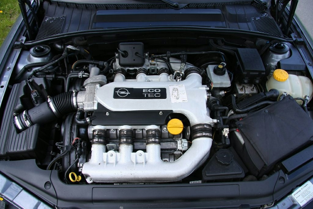 Opel vectra c двигателя. Вектра б 2.5 v6. Опель Вектра а 2.5 v6. Opel Vectra b 2.5. Опель Вектра 2.5 v6 двигатель.