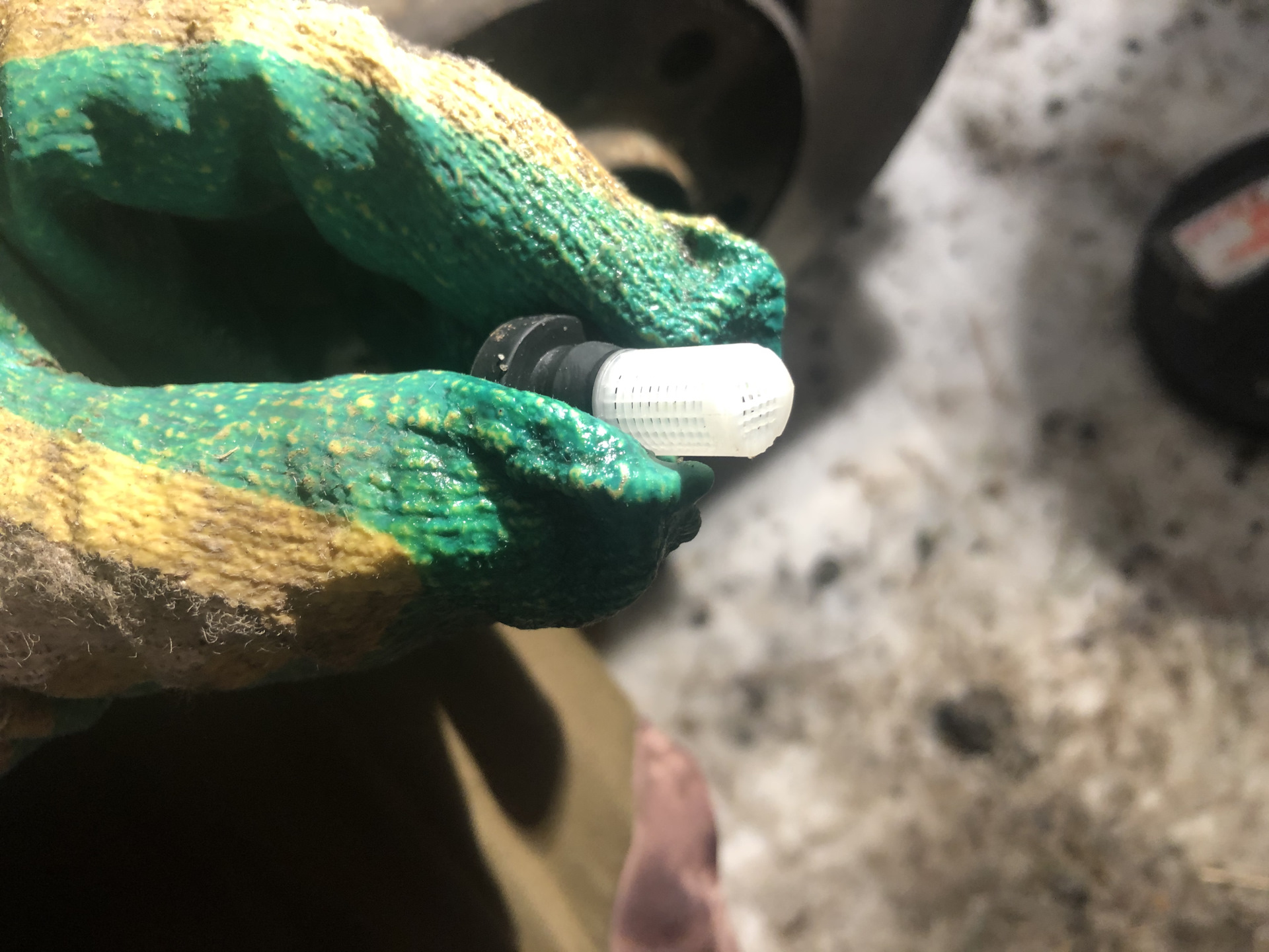 Перестали работать форсунки омывателя, забились сетки — BMW X5 (E70), 3 ...