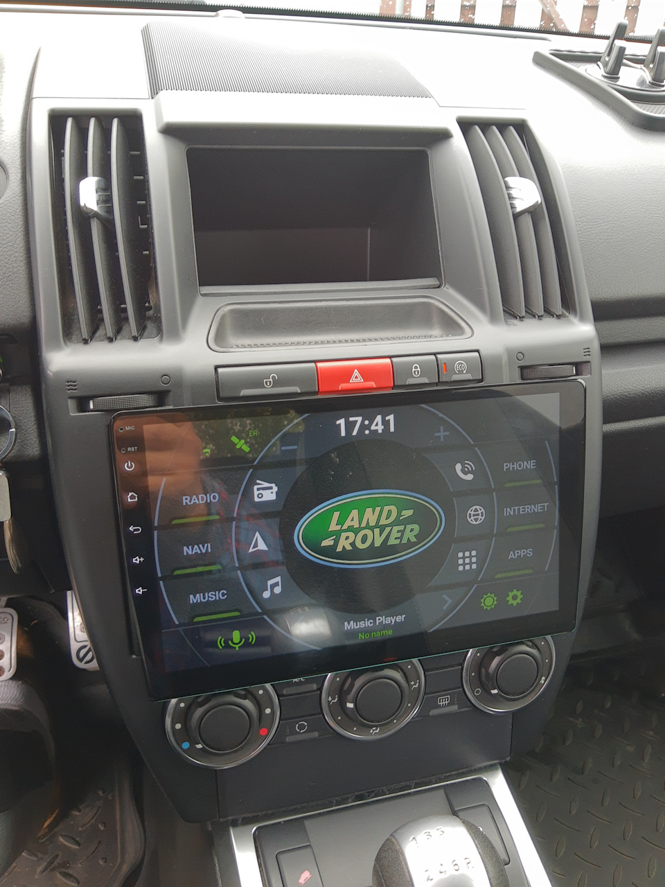 Магнитола ровер дискавери. Land Rover Freelander 2 магнитола штатная. Android магнитола Land Rover Freelander 2. Freelander 2 2007 штатная магнитола.