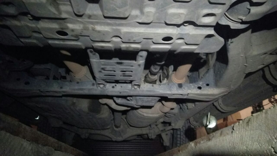 Смазка крестовин карданов — Toyota Land Cruiser 200, 4,6 л, 2015 года ...