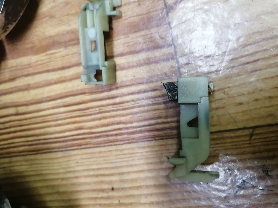 Замена щеток на моторе, вентилятора печки. — Volkswagen Bora, 1,9 л ...