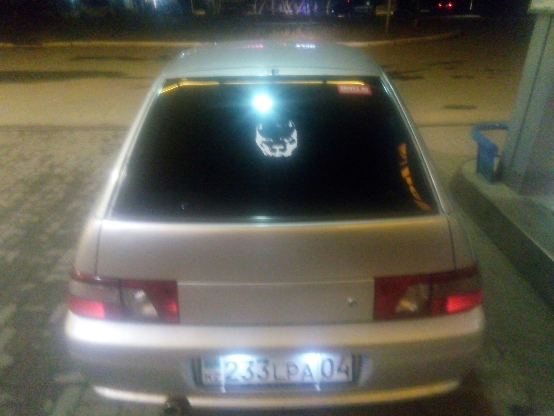 заднее стекло ваз 21124