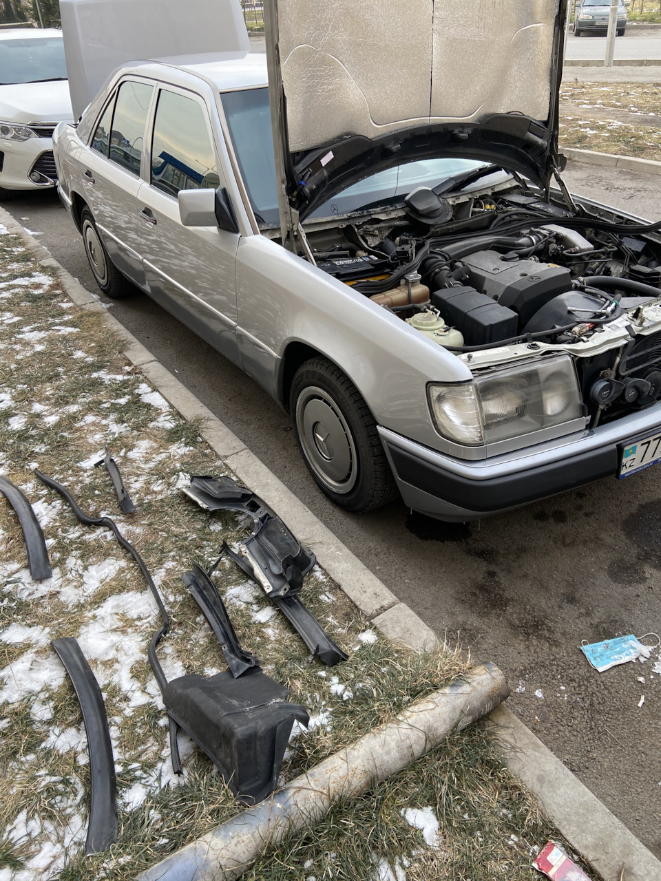 Война с дворником (замена моторчика, замена дворника, щелканье реле) —  Mercedes-Benz E-class (W124), 2,2 л, 1993 года | своими руками | DRIVE2