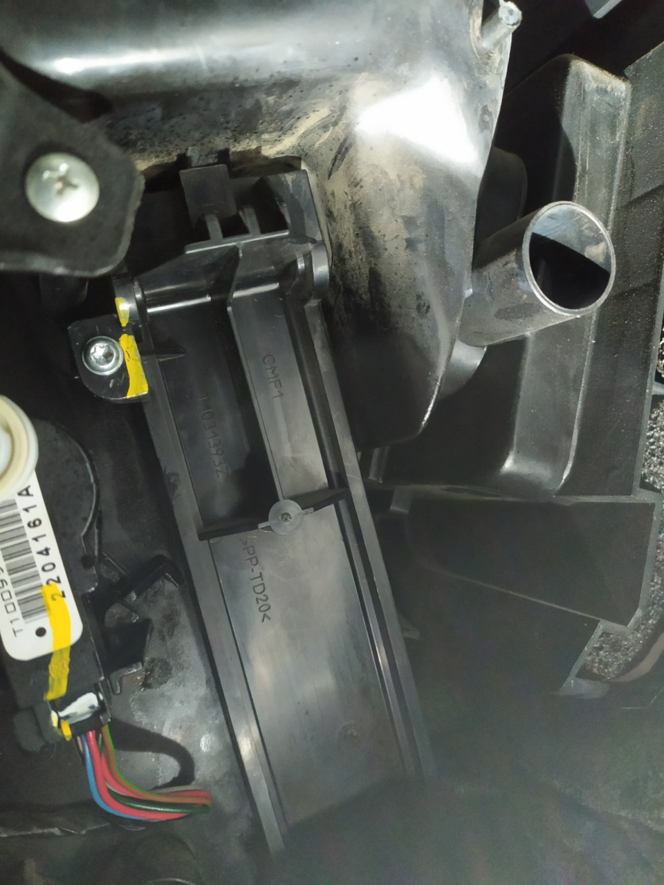 Лёгкая замена воздушного фильтра салона. — Nissan Qashqai (2G), 1,2 л ...