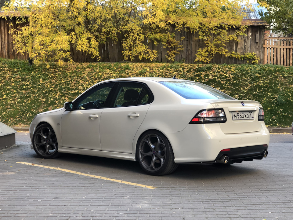 Осень в городе. — Saab 9-3 (2G)