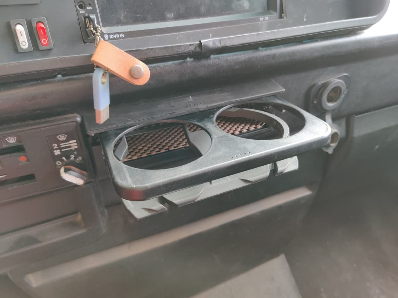 Карман и подстаканники вместо магнитолы — Volkswagen Transporter T3, 1 ...
