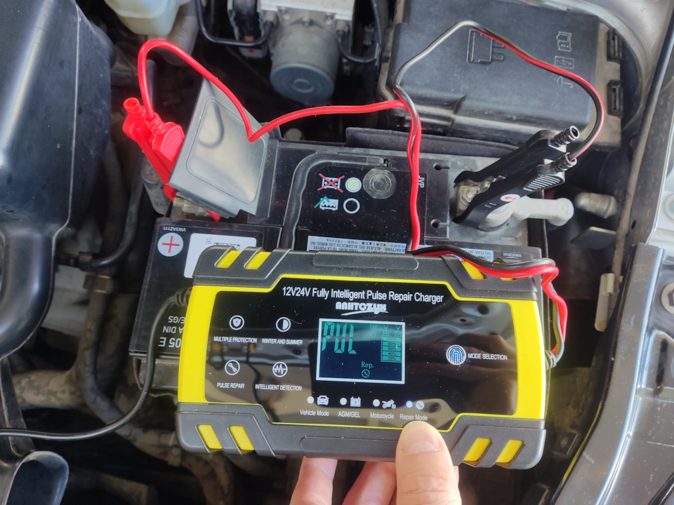 Зарядка аккумулятора, не снимая клеммы, дешевым китайским зарядным ...