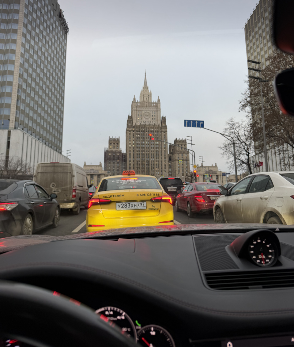 Фото в бортжурнале Porsche Panamera (2G) 971. Запчасти на фото: 495128