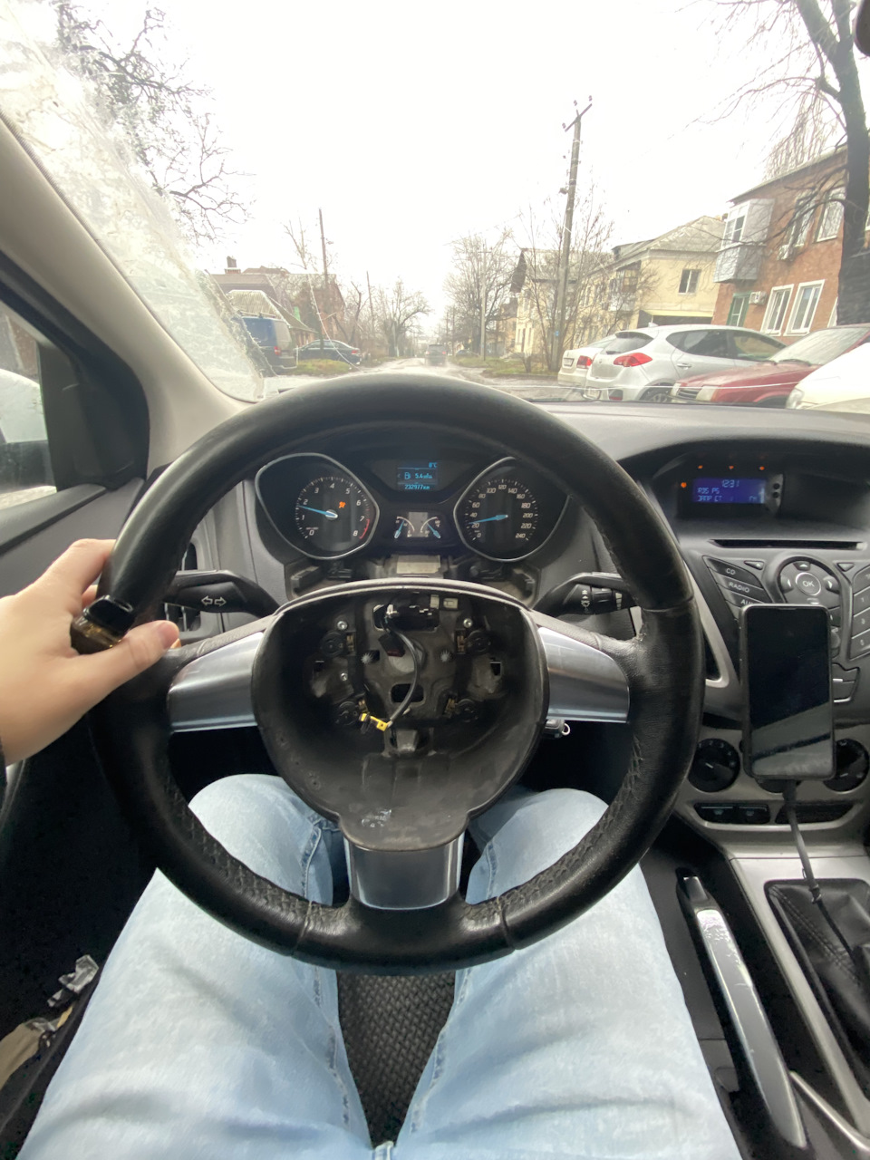 Гур фокус 1 под капотом. Туго крутится руль форд фокус. Клапан гур вольво s80. Блокиратор рулевого вала для geely atlas 2021. Тяжело крутится руль ford focus 2.