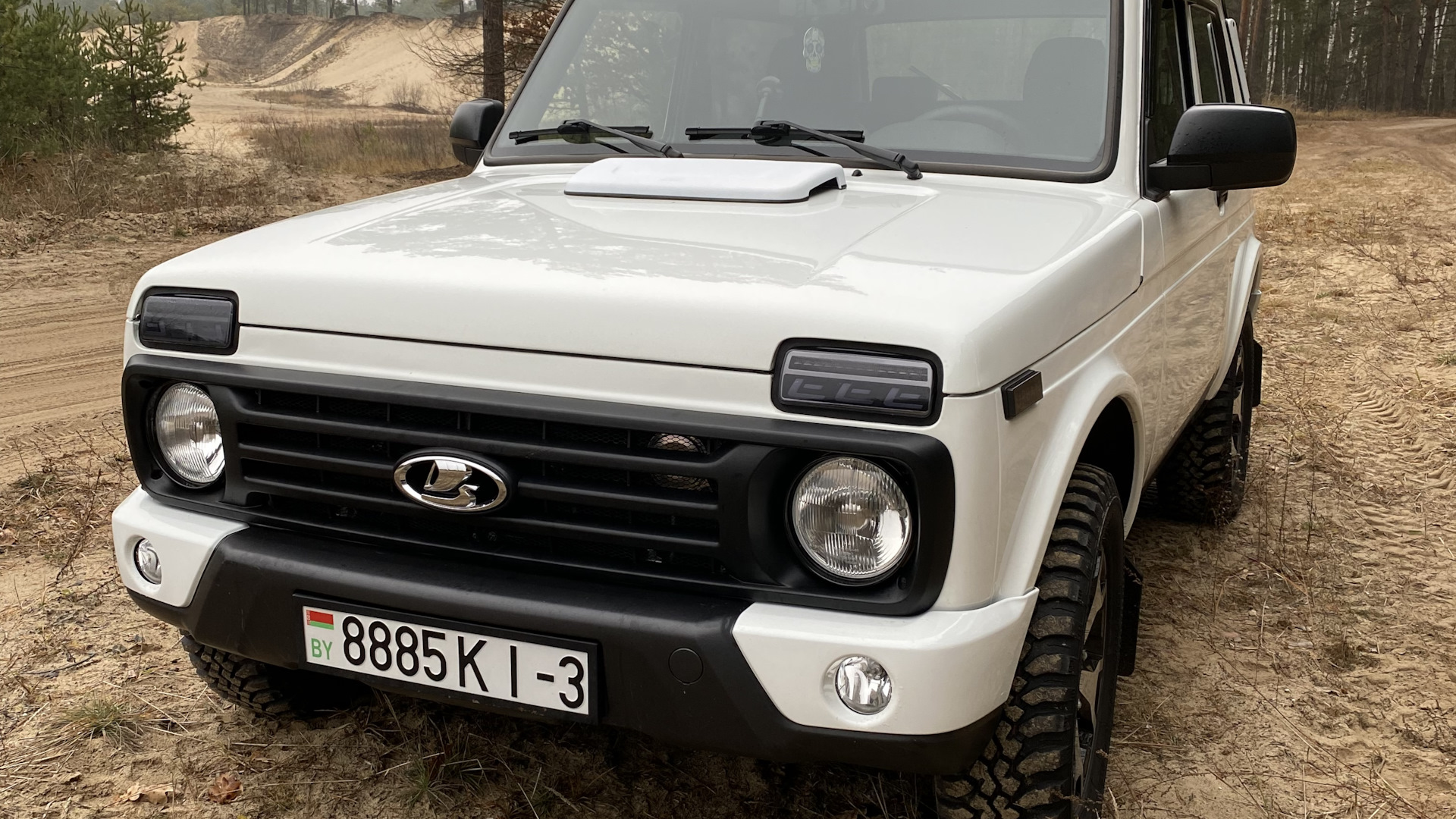 Lada 4x4 3D 1.7 бензиновый 2020 | Белый Урбан на DRIVE2