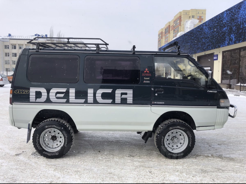 Делика 1992. Митсубиси Делика 2023. Мицубиси Делика 1992. Mitsubishi Delica p35. Mitsubishi Delica p35w салон.