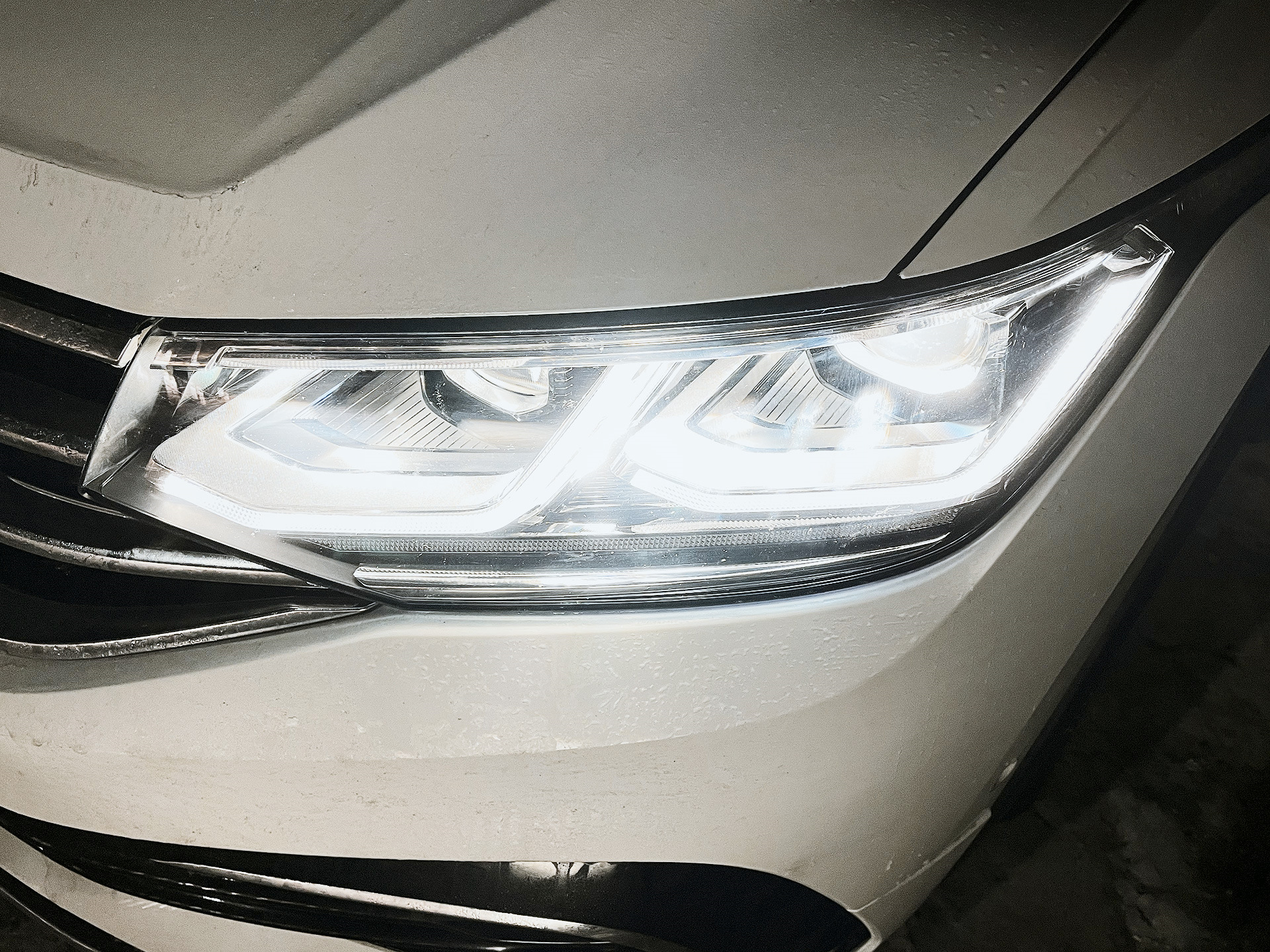 Iq light full led matrix scheinwerfer. Фары iq light. Tiguan iq светодиод. Фары iq light volkswagen tiguan. Фары iq light.