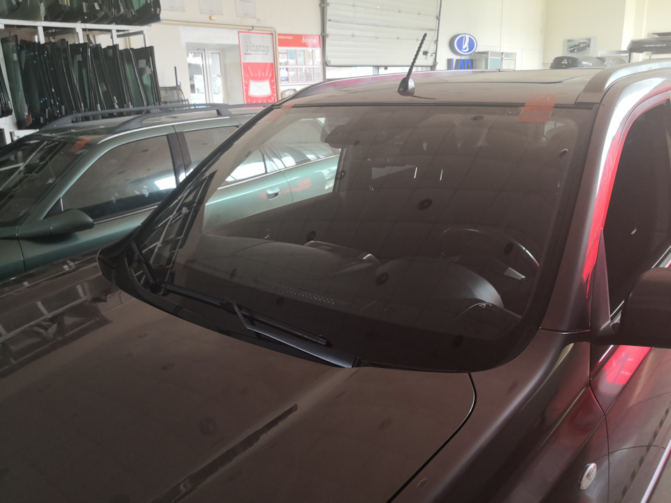 Замена лобового стекла — Nissan X-Trail II (t31), 2 л, 2012 года ...