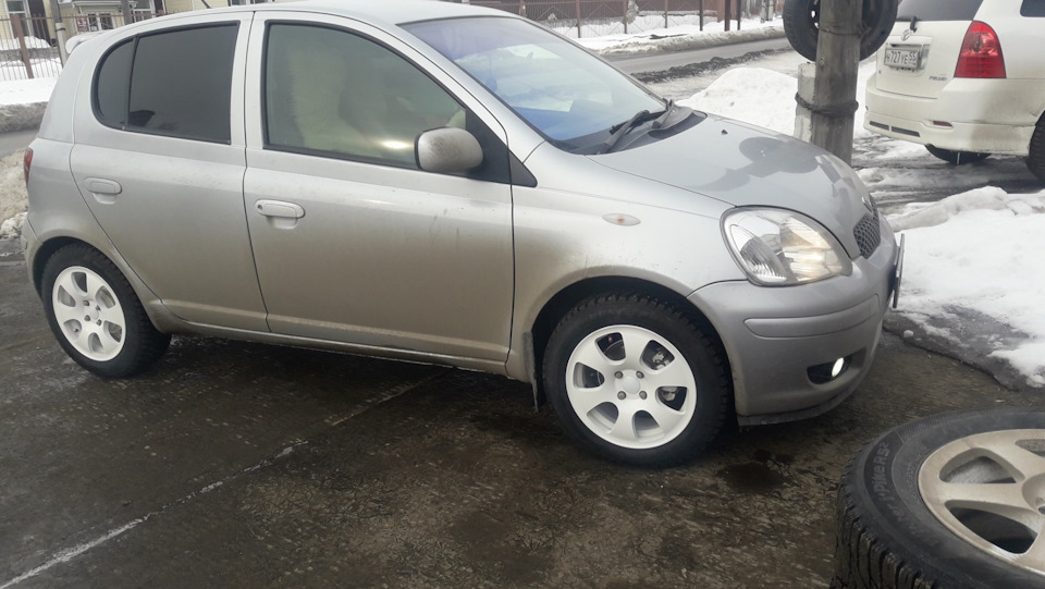 Vitz 2004