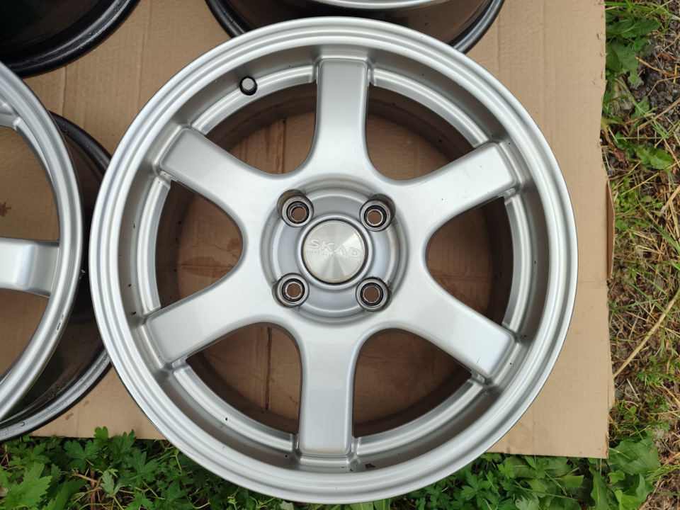 Литые диски Skad 6Jx15 ET48 4x100 на Hyundai Solaris (1G). Б/у | 20 000 ...