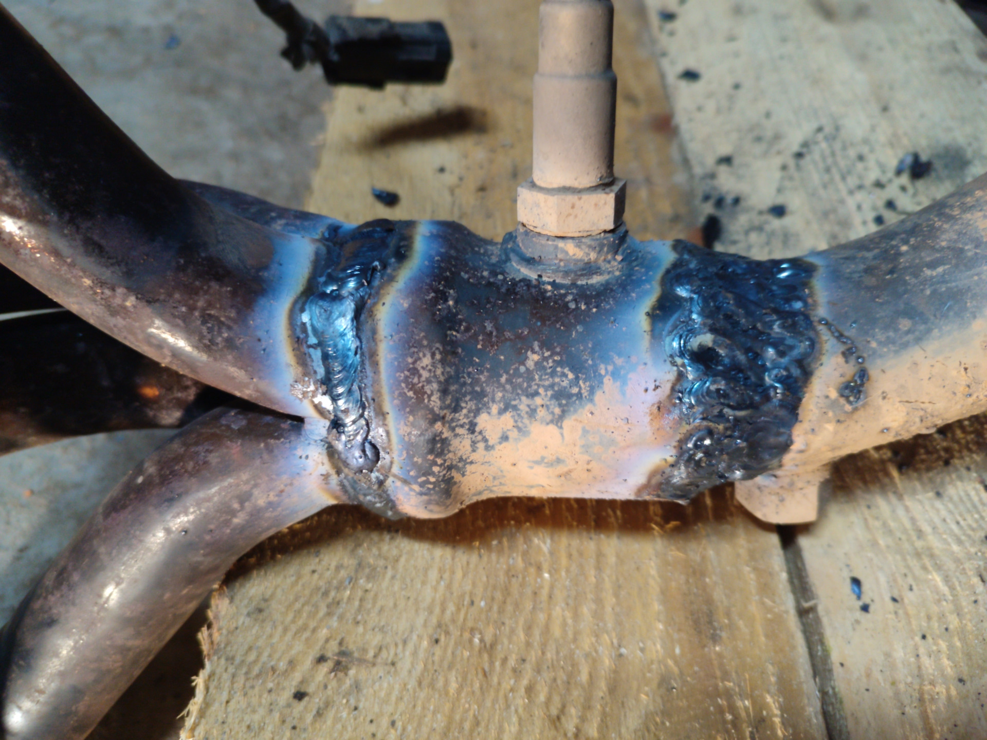 Лопнул выпускной коллектор — Lada 21114, 1,6 л, 2005 года | поломка ...