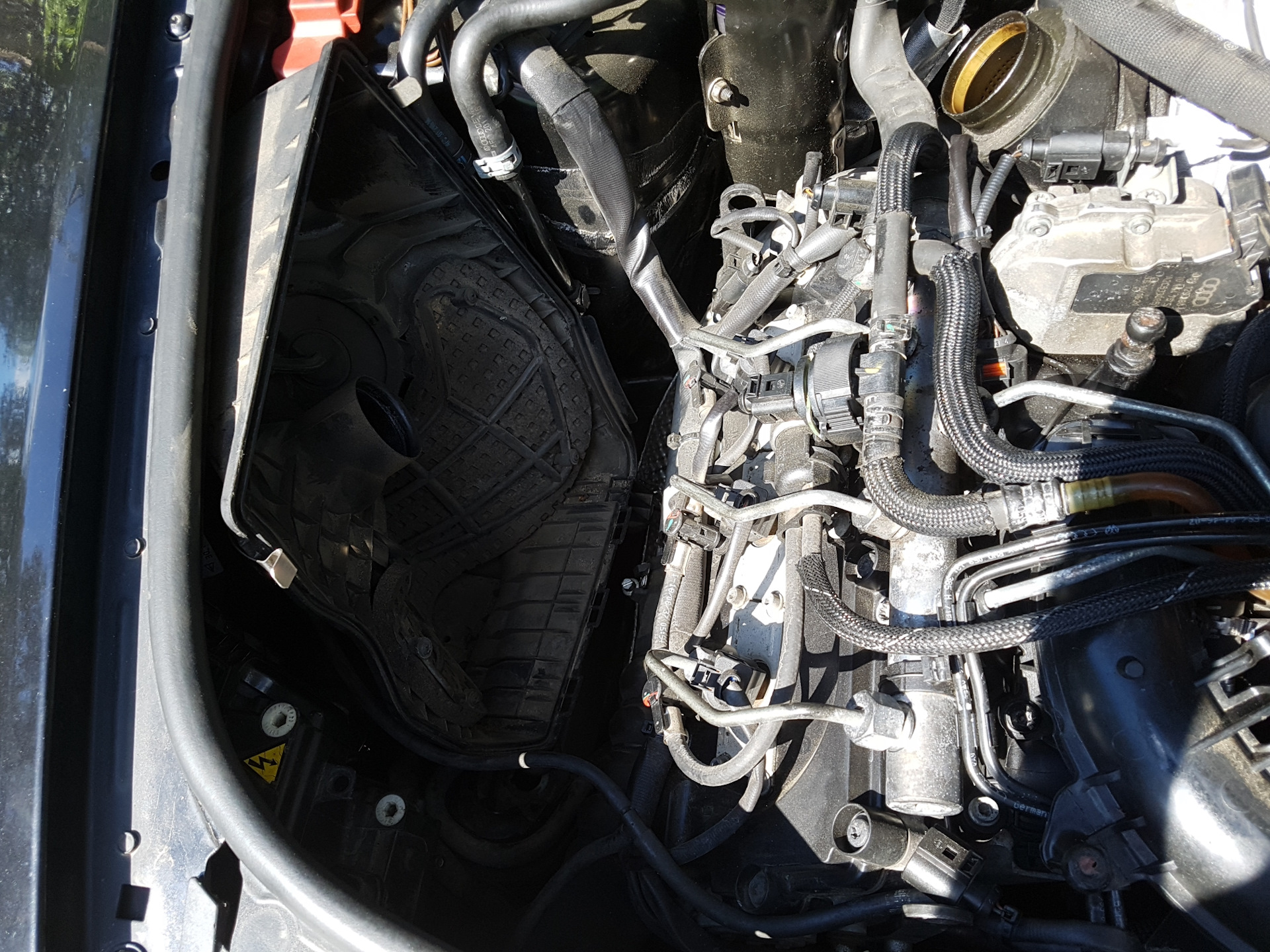 Фильтры ауди а6 с7. Болт коллекторный Ауди а6 с6 3.0TDI. Ауди а6 с6 2004г фильтр ATF. Ауди а6 с6 3.0 тди МАСЛООБМЕННИК. Вакуумная трубка от воздушного фильтра Ауди а6 с6 3.0 BBJ.