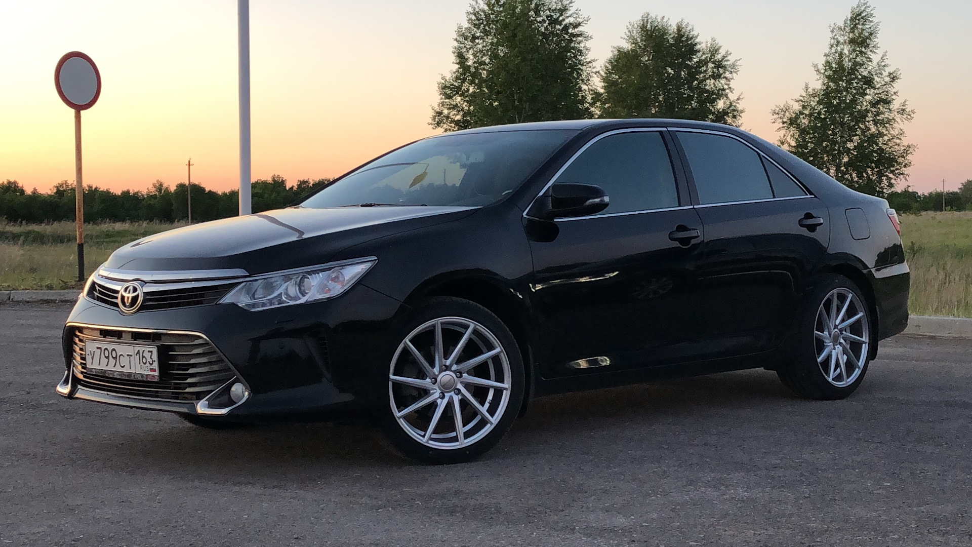 Camry 55 2.5. Тойота Камри 40 Vossen CVT r19. Тойота Камри 40 Воссены CVT r19. Камри 40 черная на r19 Vossen CVT. Vossen r19 CVT на Камри 70.