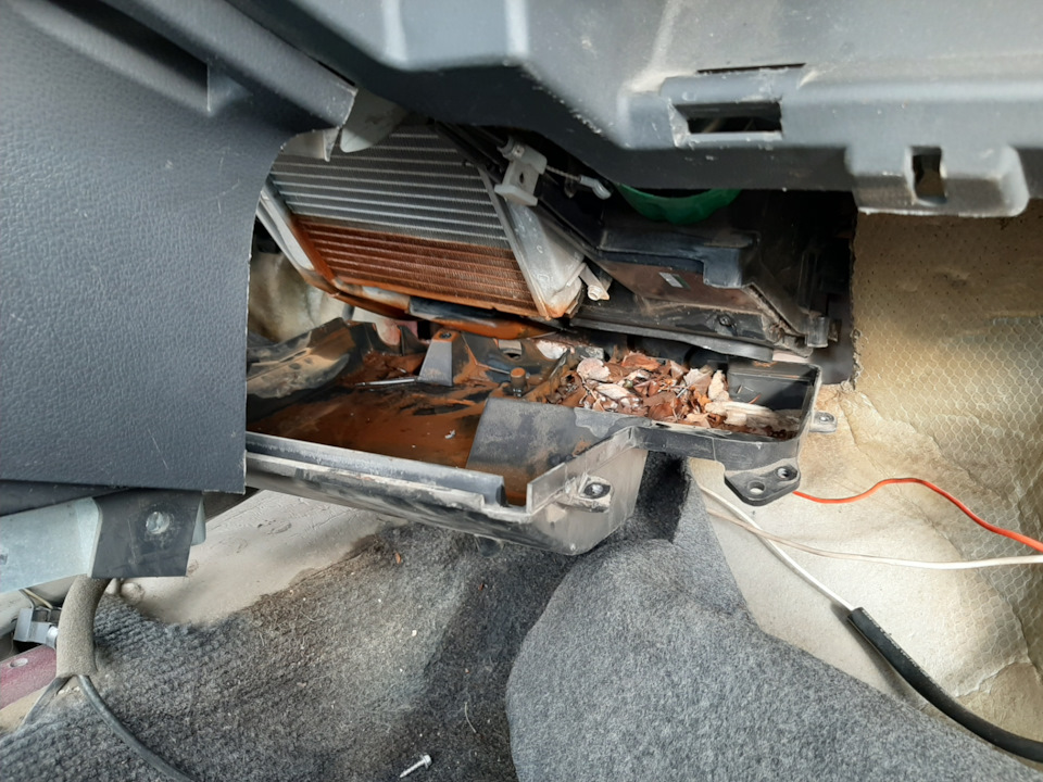 Потек радиатор отопителя — Daewoo Nexia (N150), 1,6 л, 2008 года ...