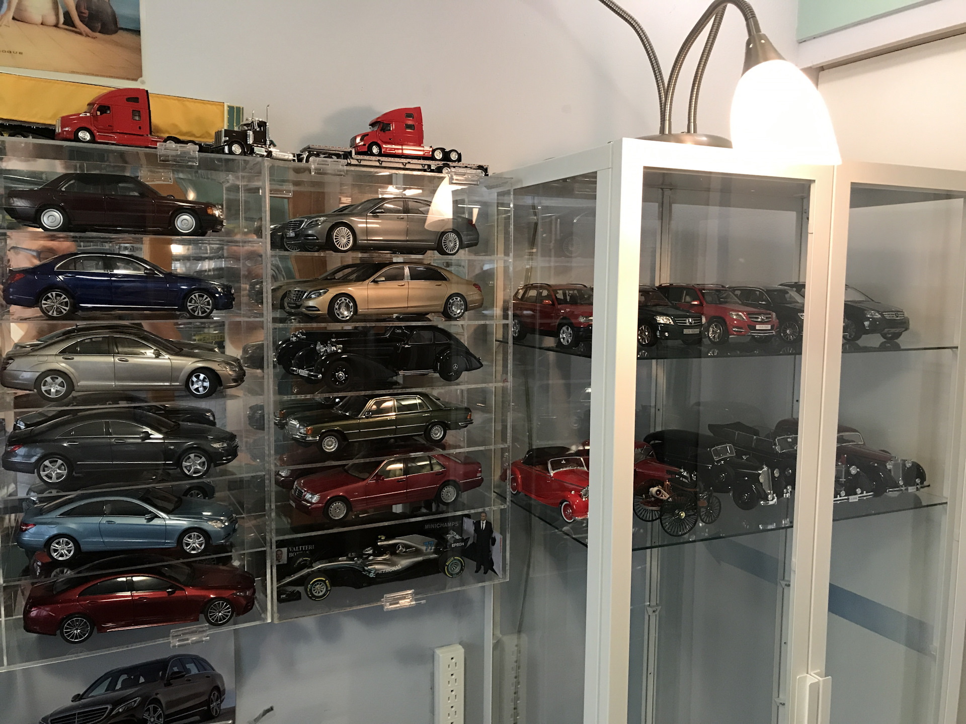 Магазин машинки спб. Коллекция моделей автомобилей. Коллекционирование моделей автомобилей. Коллекция масштабных моделей.