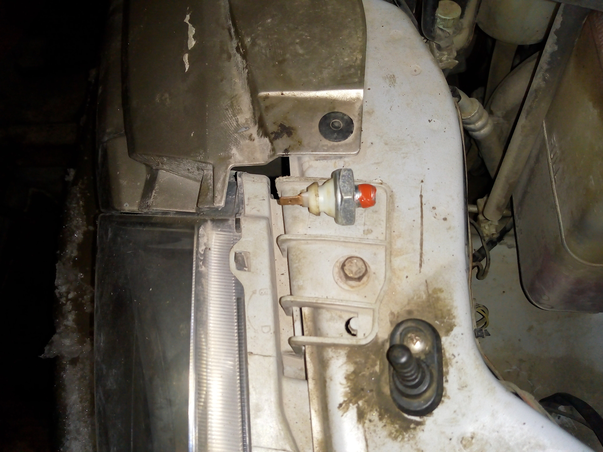 Датчик давления масла grand vitara 2. Гранд витара замена датчика давления. 0 где находится. 4. 6.