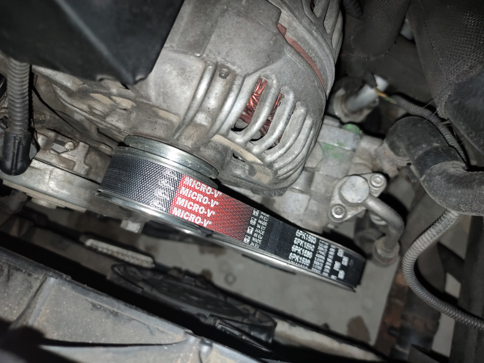 Фото в бортжурнале Audi A5 (1G). Запчасти на фото: 6PK1800