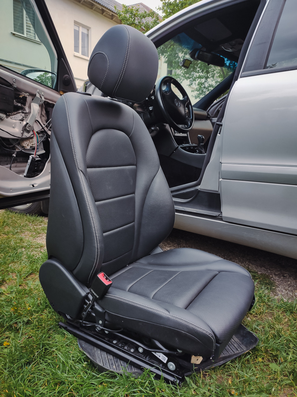 Фото в бортжурнале Mercedes-Benz C-Class (W203)