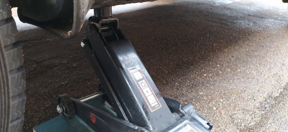 Про Домкрат для Соренто — KIA Sorento (2G), 2,2 л, 2014 года ...