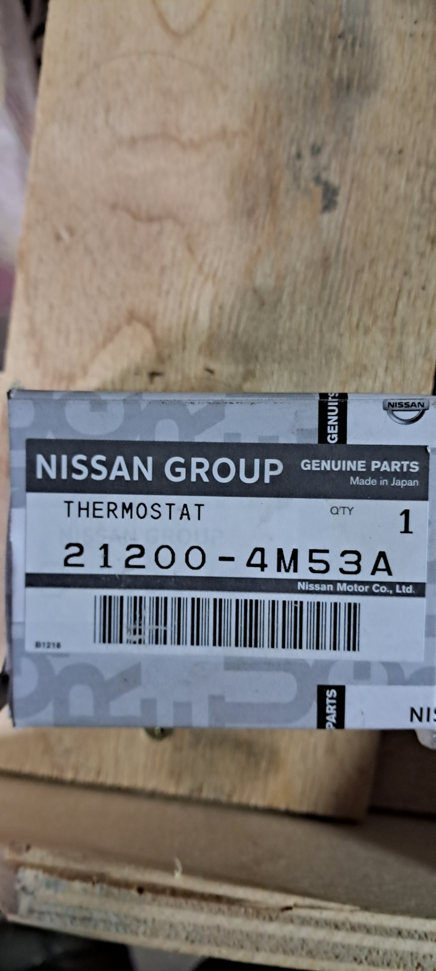 Сизый дым из выхлопной трубы. Остывает машина на ходу. Остывает машина на ходу. Машина закипела. Температура двигателя.