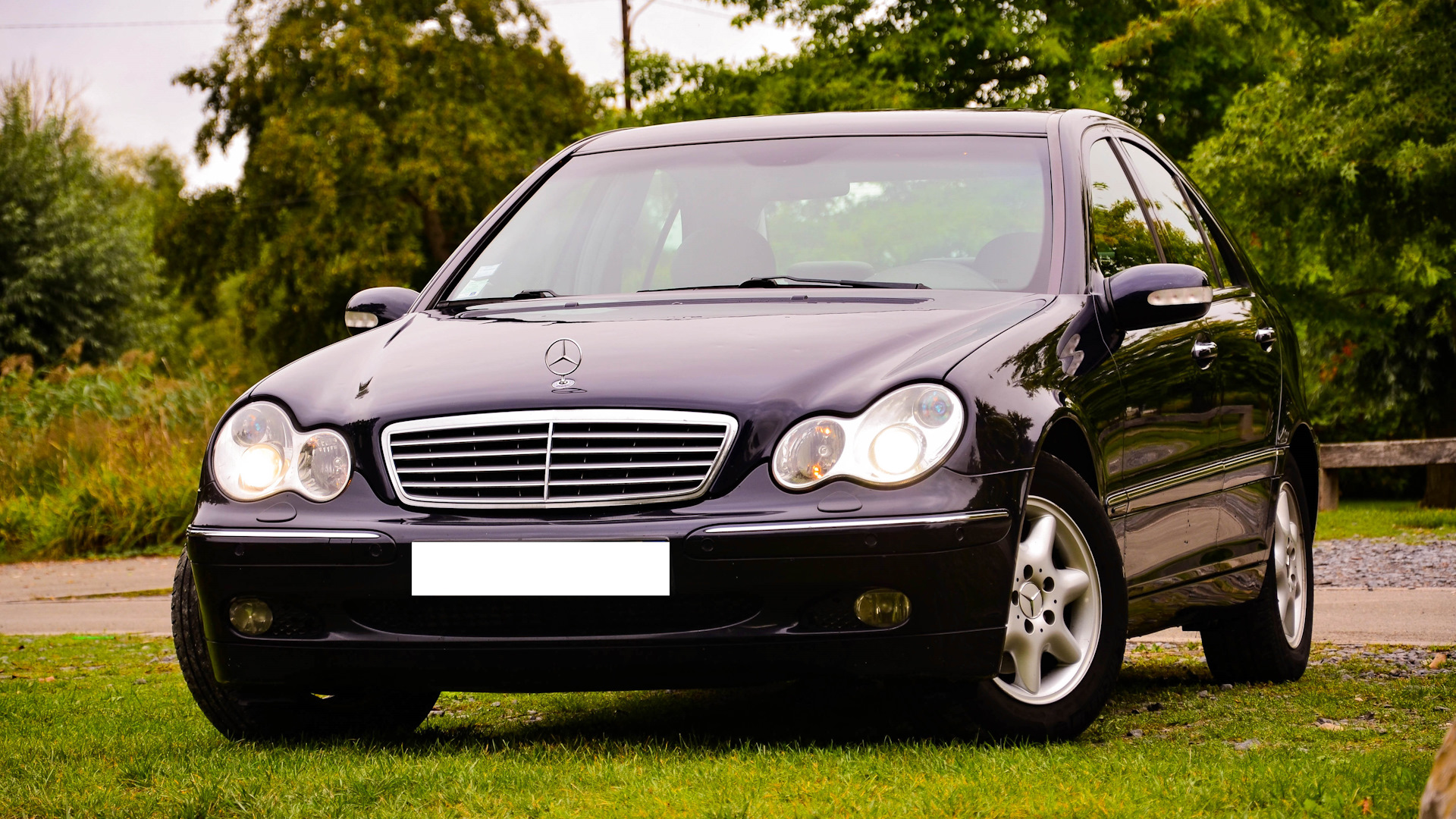 2 2003 года. Мерседес c class 2003. Mercedes c-klasse 2003. Mercedes-Benz c-class 2003. Мерседес c180 2003.