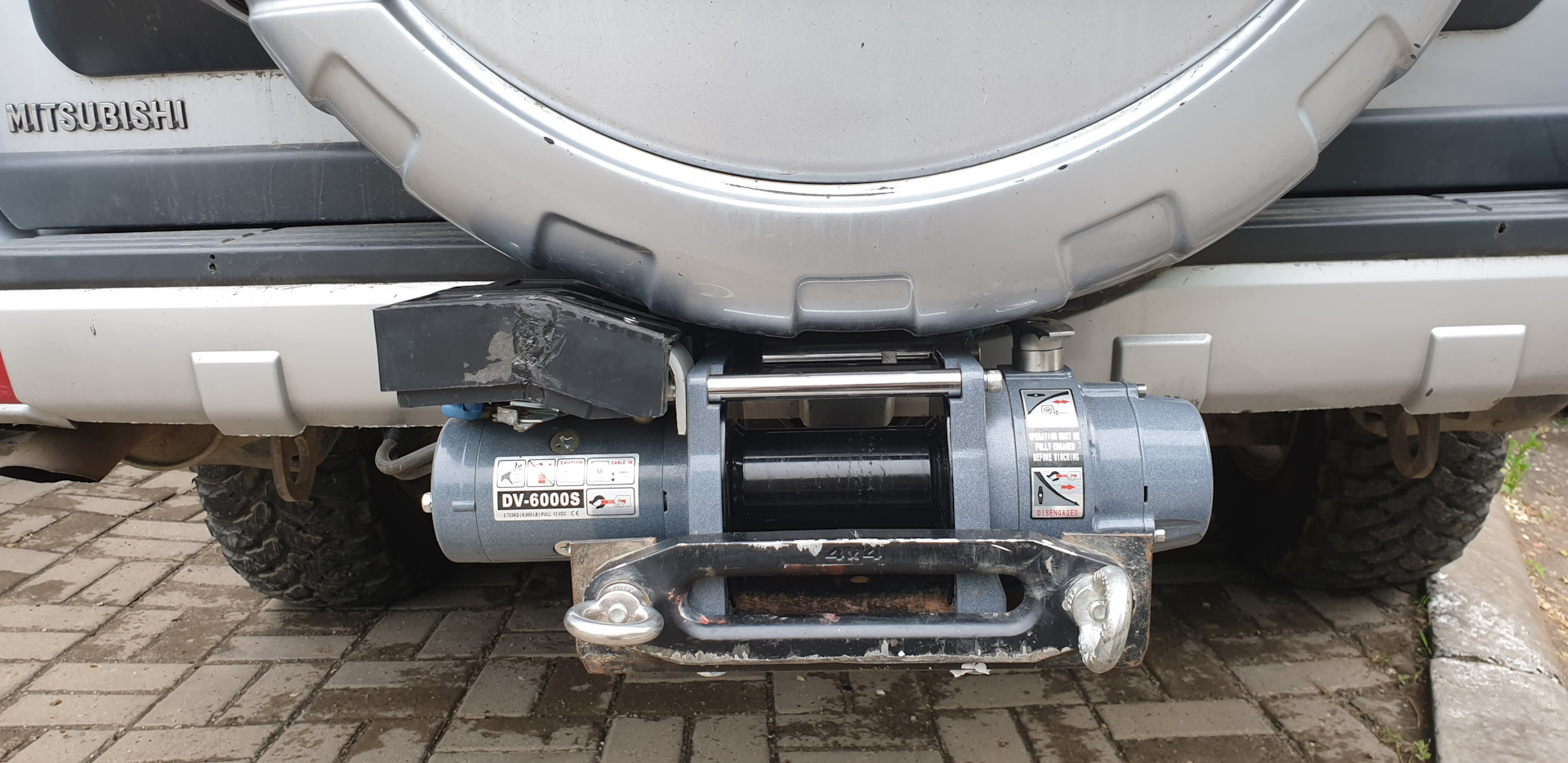 Лебёдка переносная риф 9500sr. Электролебедка 12в переносная. Лебёдка переносная риф 9500s c площадкой на цепях и проводами (в сборе). Лебедка на фаркоп. Задняя лебедка нива шевроле.