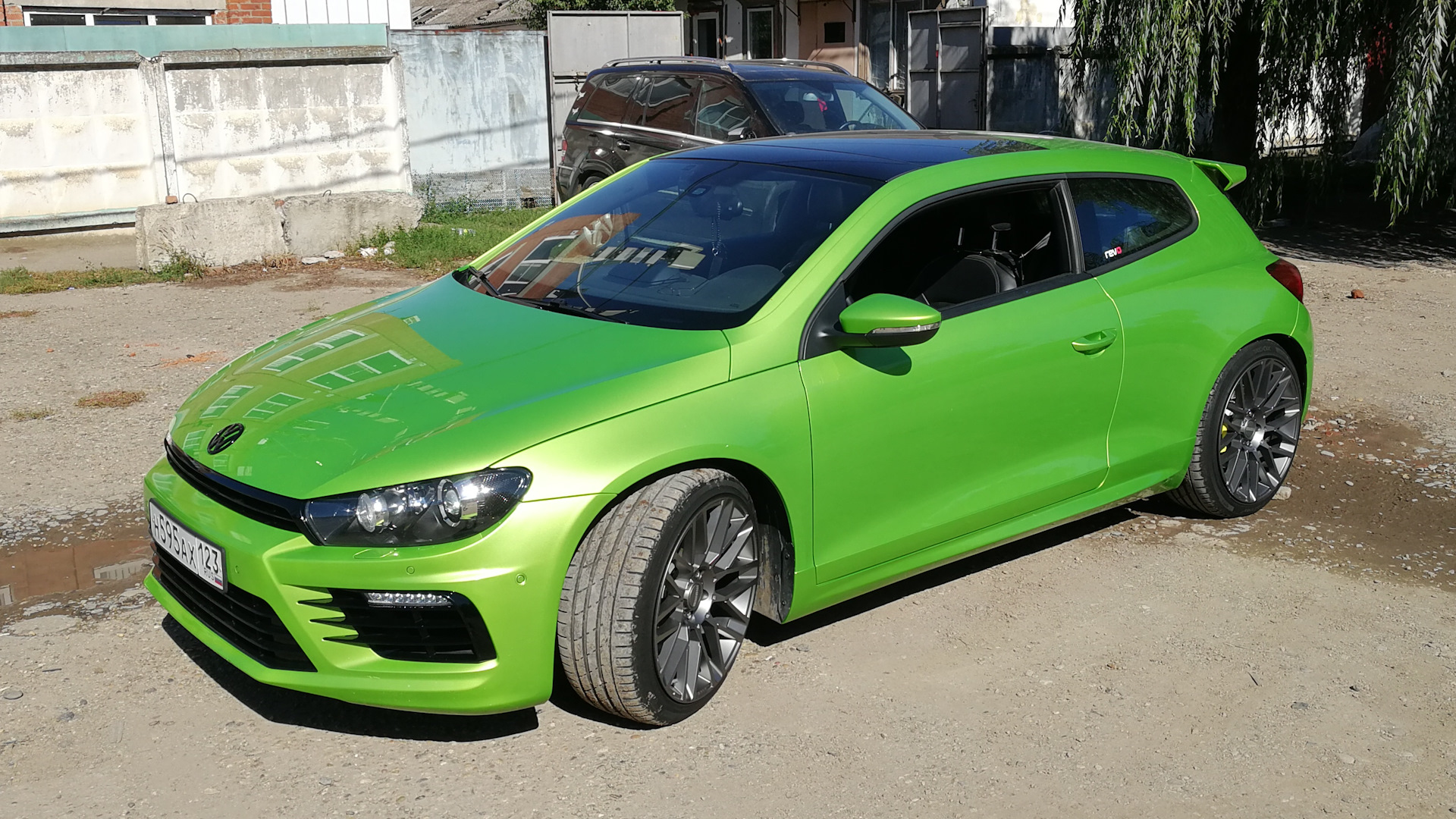 Фольксваген Scirocco цвет хаки