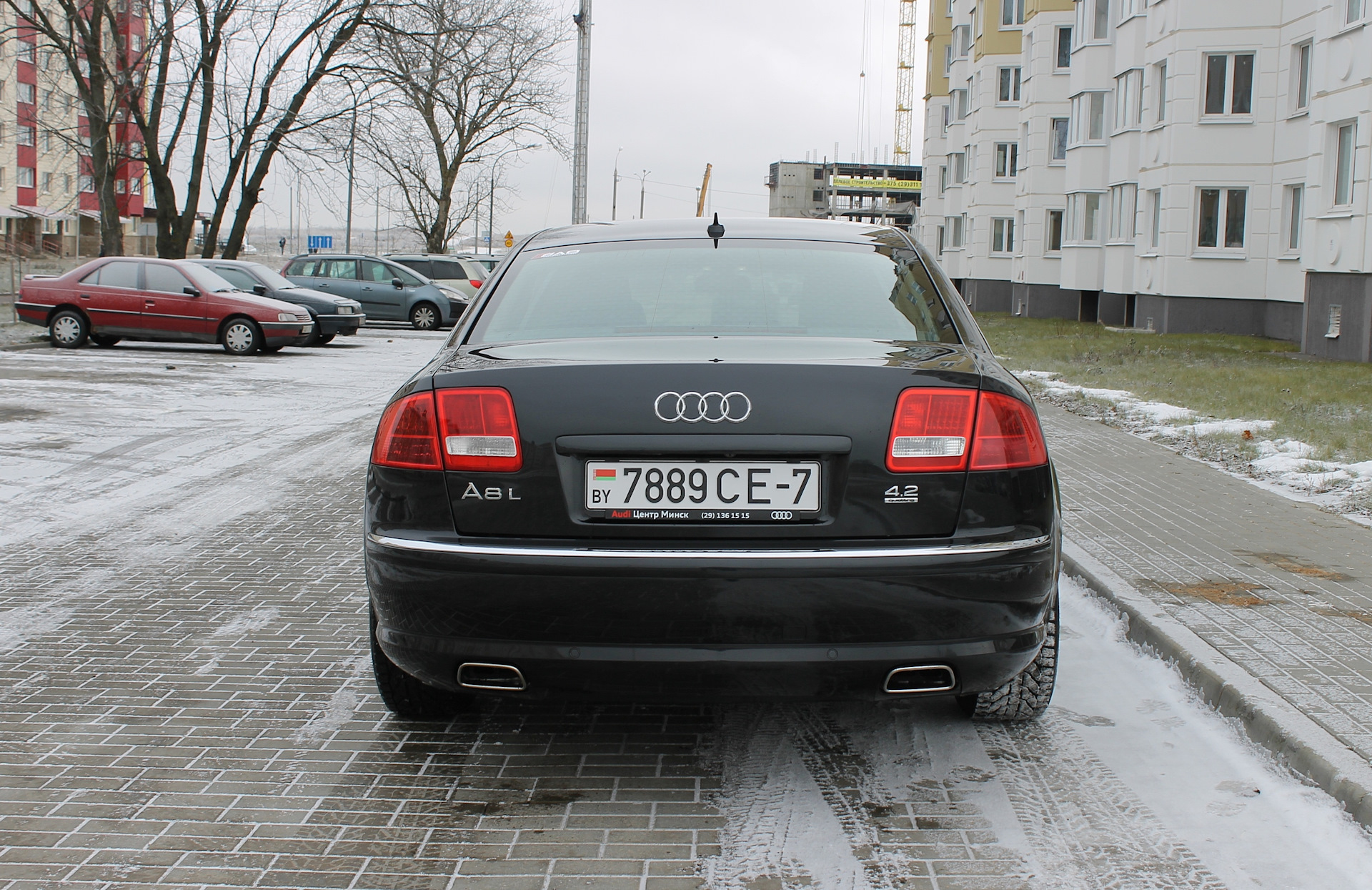 A 8 12 b 8 4. Audi a8 w12 сзади. A8 d3 w12 задняя. Audi a8 бампер w12. Задний бампер Ауди а8 д4 w12.