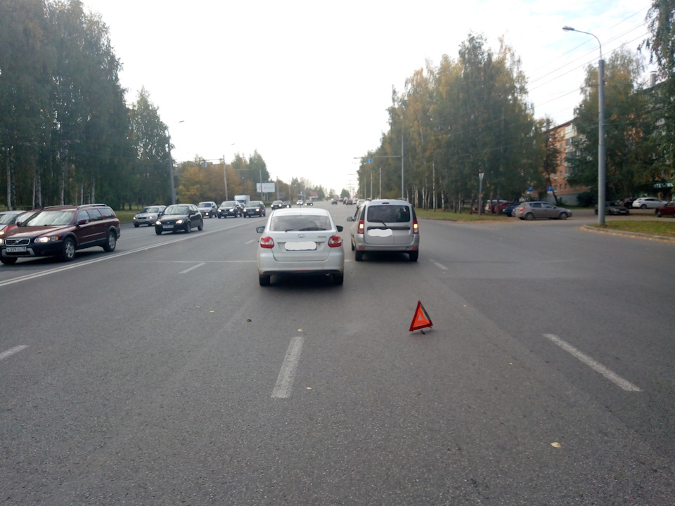 Заднее левое крыло — Lada Ларгус, 1,6 л, 2013 года | ДТП | DRIVE2