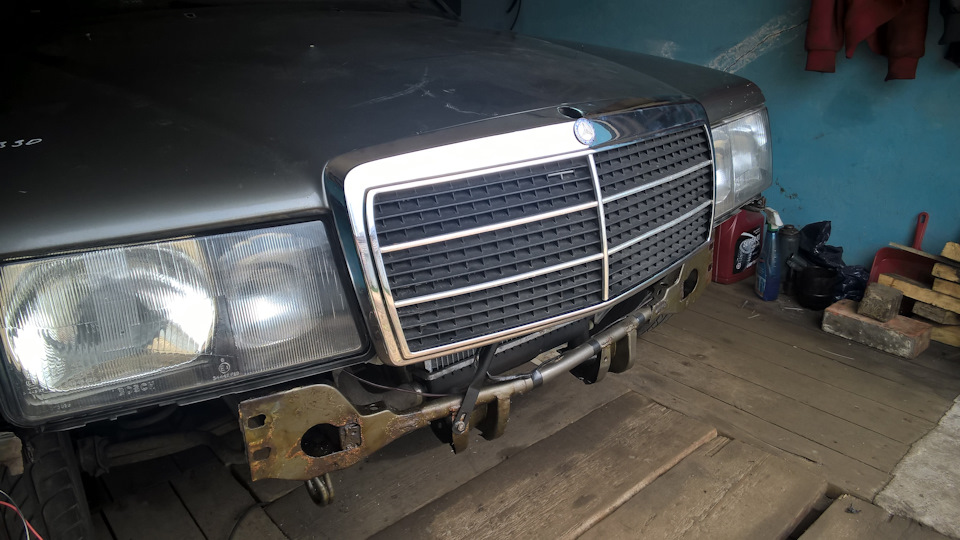 Восстановление отражателя фары — Mercedes-Benz 190 (W201), 2 л, 1985 ...