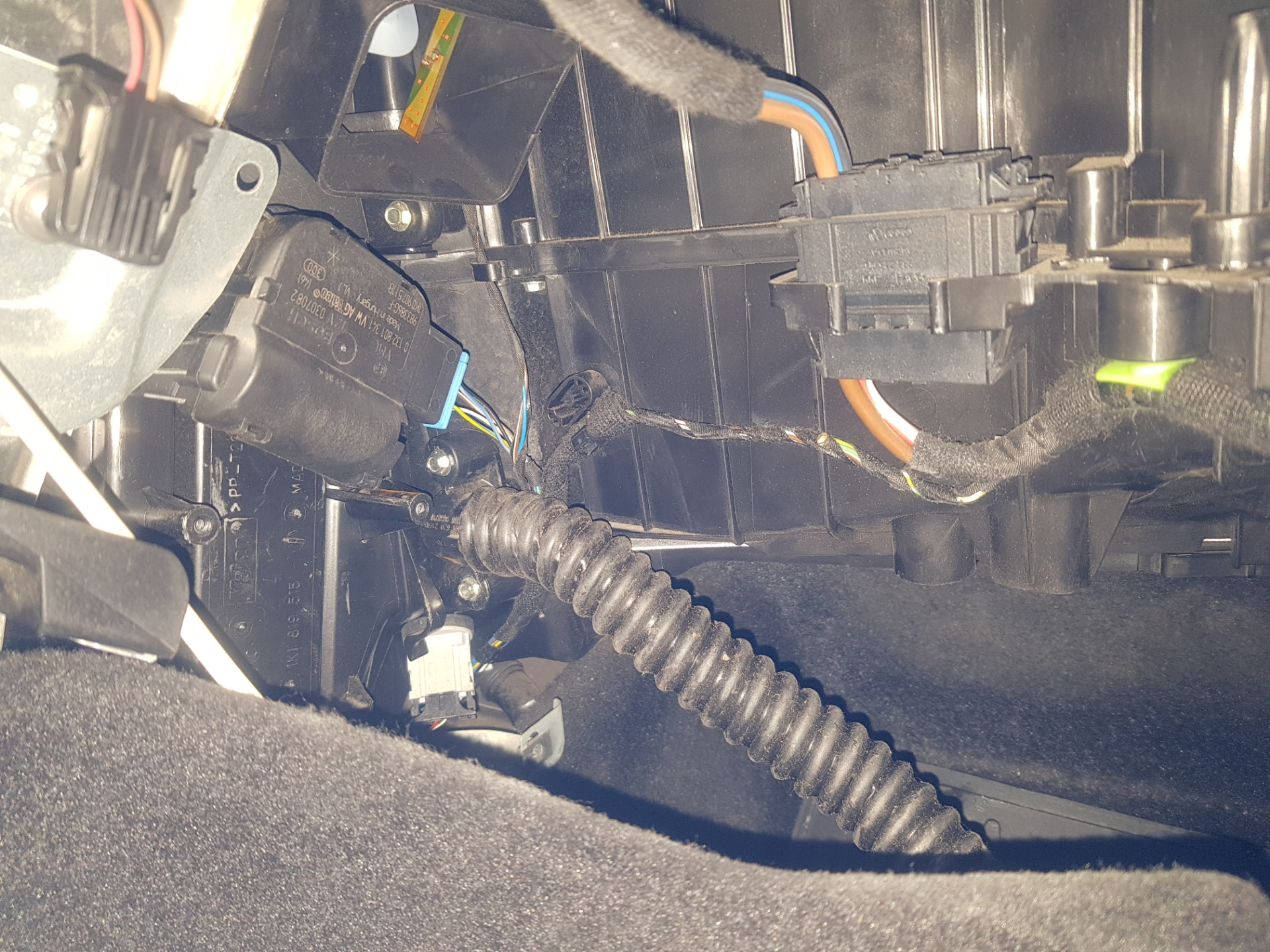 Приточный фильтр поставлен — Skoda Octavia A5 Mk2, 1,6 л, 2008 года ...
