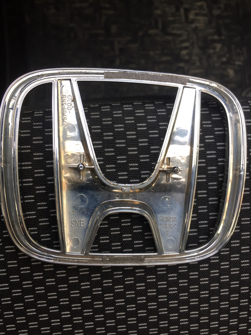Эмблема хонда на решетку. Honda 75701-sk7-040. Светодиодный значок Хонда на багажник. Значки на оригинальных запчастях Хонда Цивик. 75701-8j8.