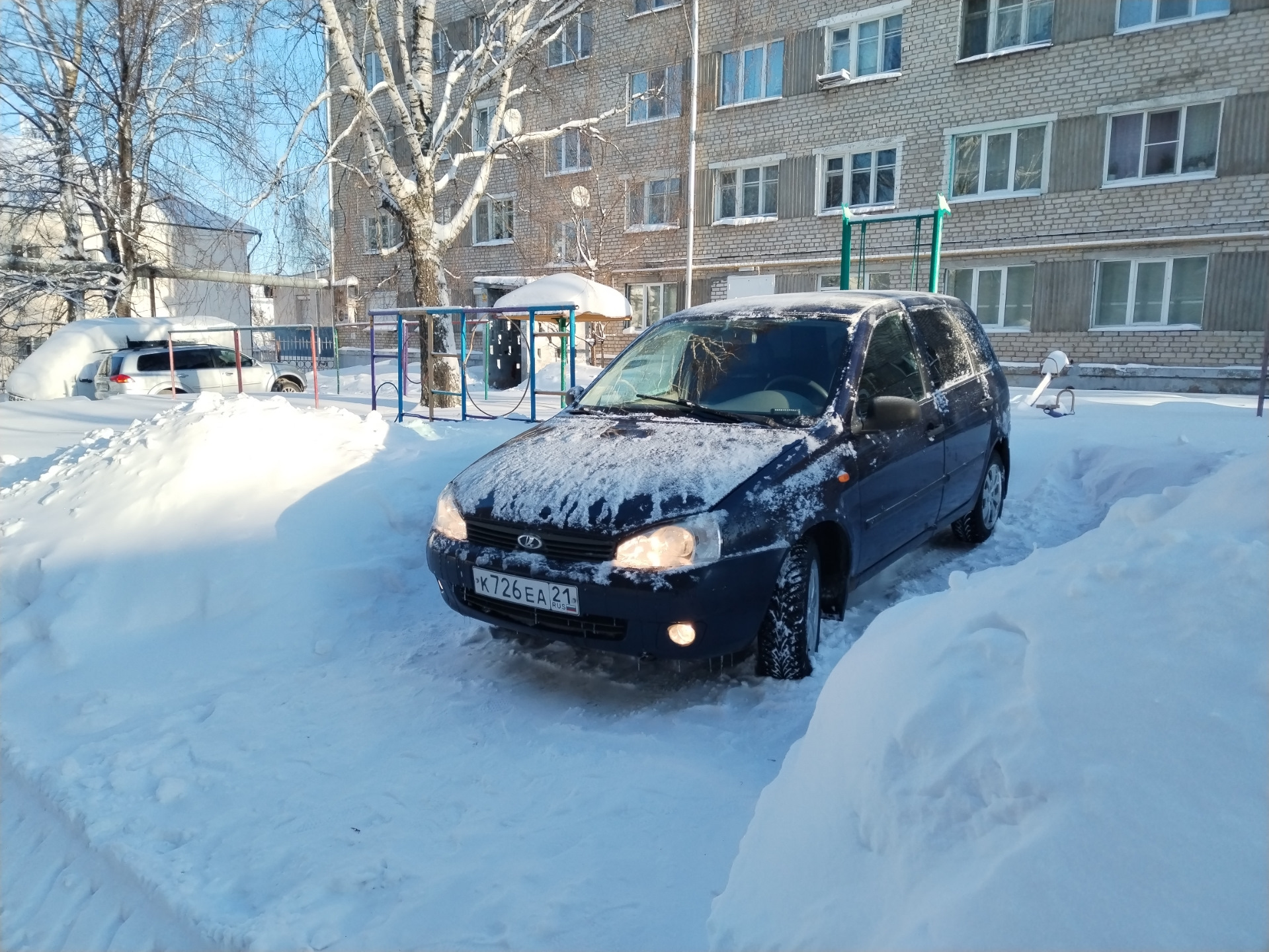 поставьте лайк. поставь 4 просмотр. подписывайтесь ставьте лайк. поставьте троечку. поставьте троечку мем.
