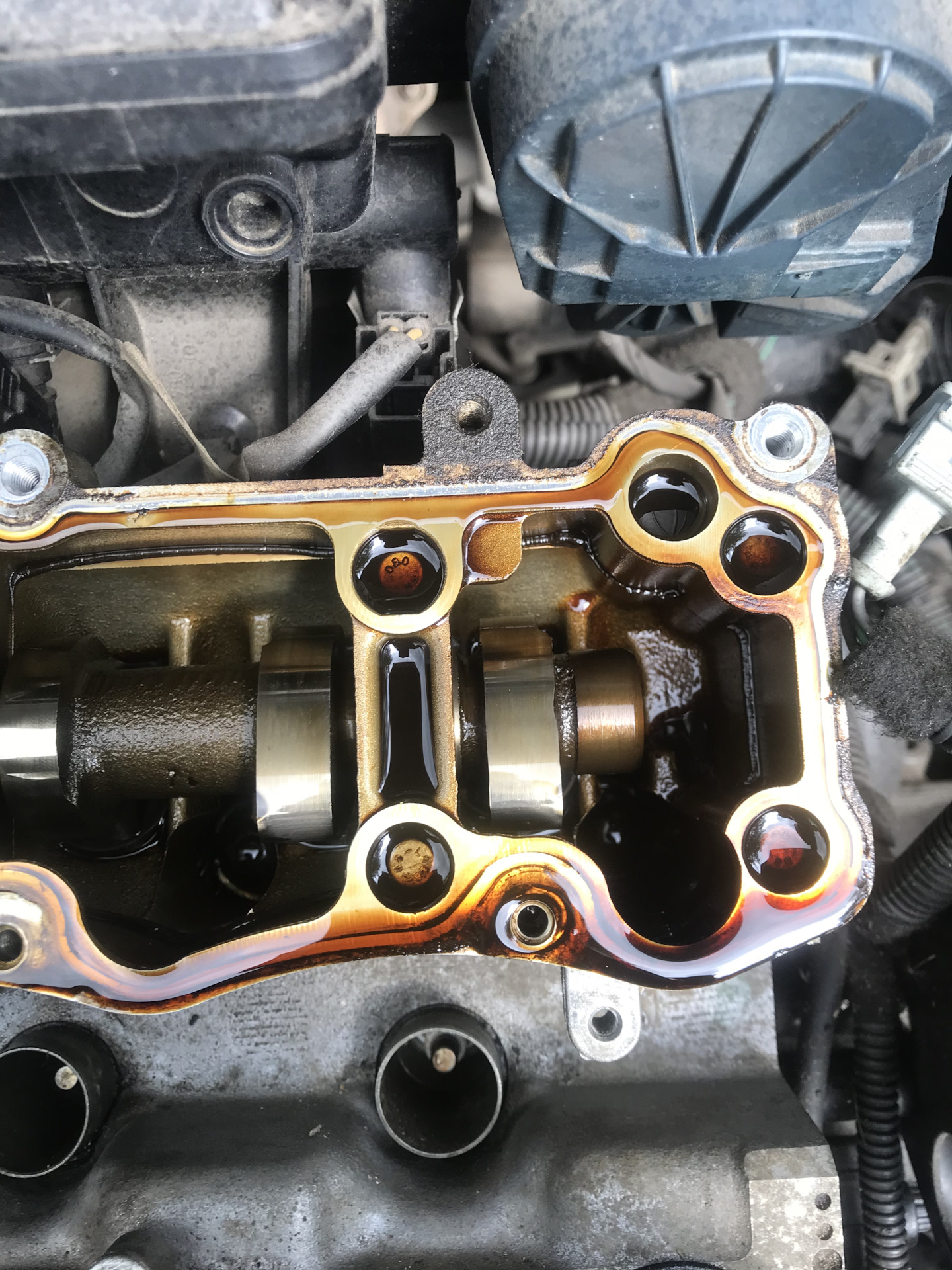 Замена прокладки клапанной крышки TU5JP4 — Citroen Berlingo (1G), 1,6 л ...