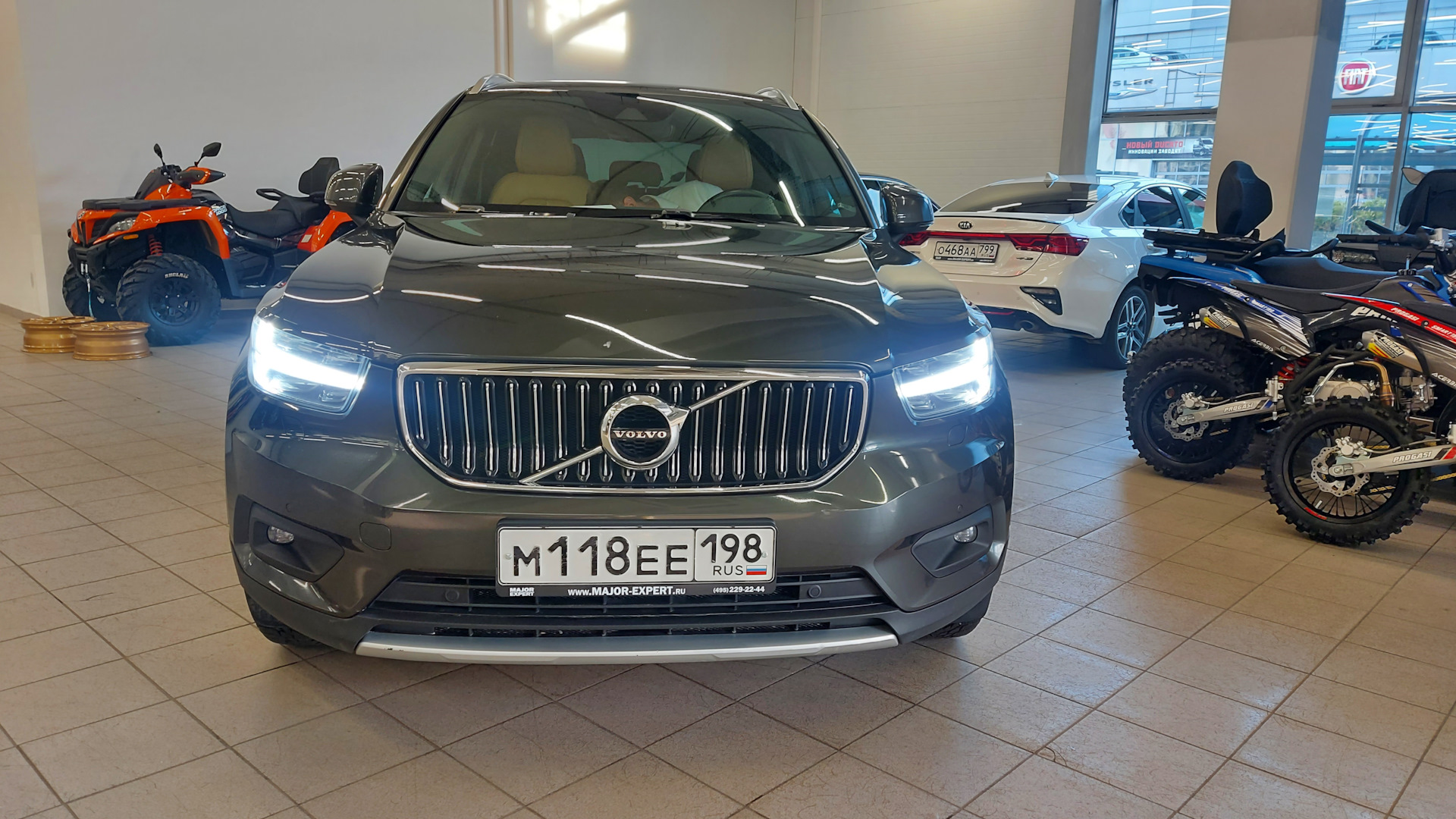 Volvo XC40 2.0 бензиновый 2018 | Жены Inscription+ AWD T4 на DRIVE2