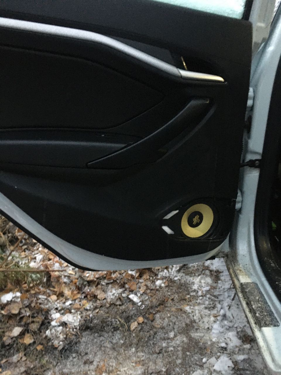 Захрипел динамик — Audi 80 (B4), 2 л, 1993 года | аксессуары | DRIVE2