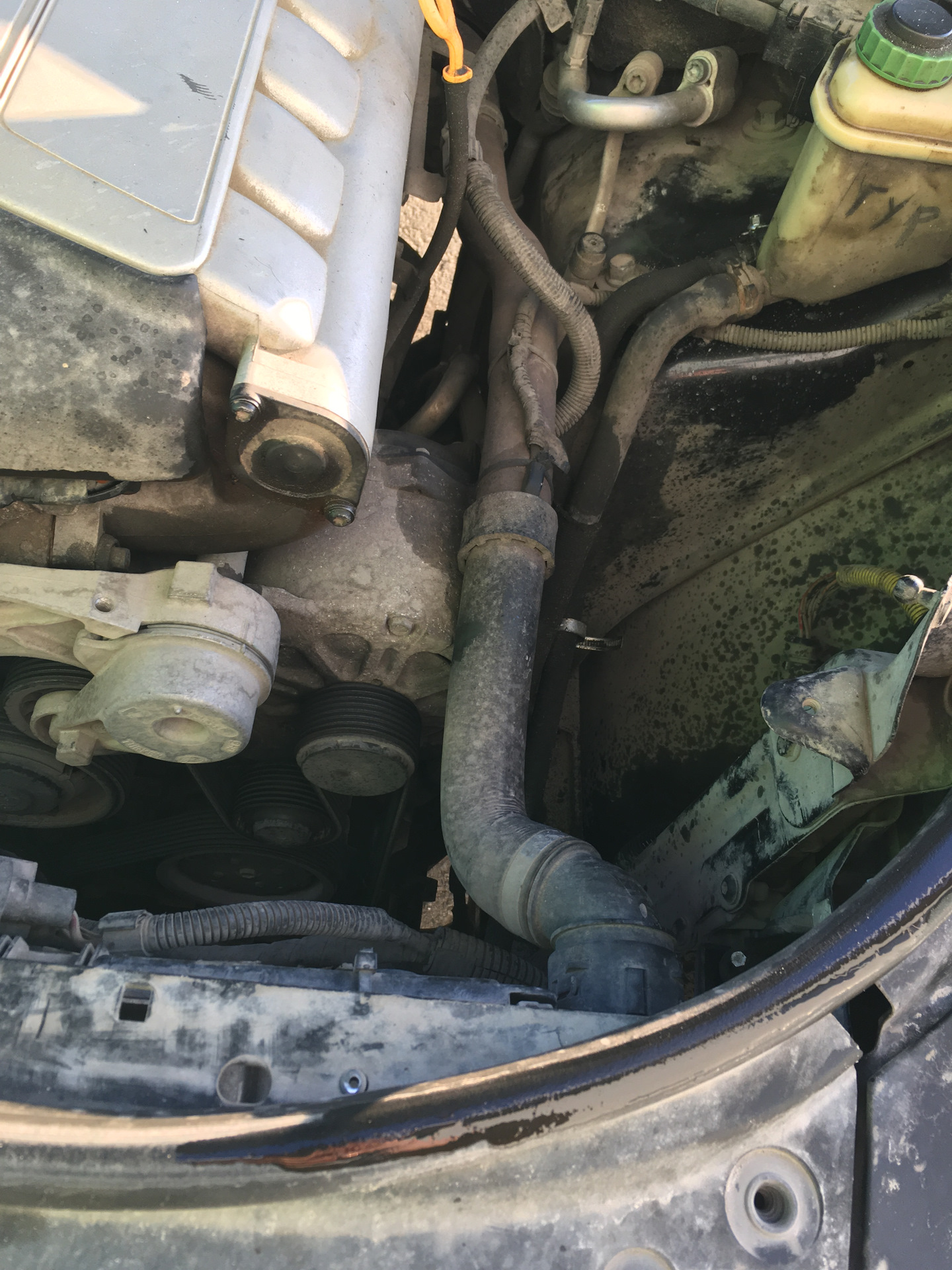 патрубок помпы 1.