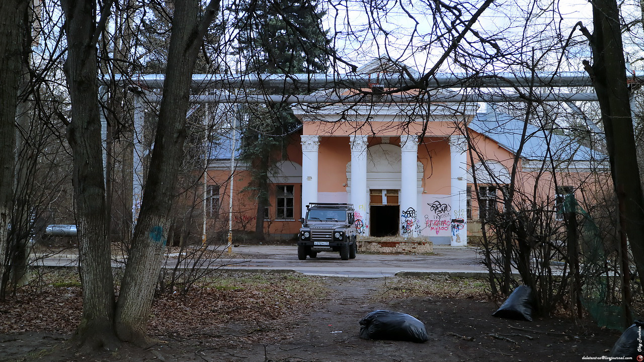 Поселок заря. Гарнизонный офицерский клуб Долгопрудный. Военный городок Заря. Офицерский клуб Заря. Военный городок Долгопрудный гарнизонный офицерский клуб.