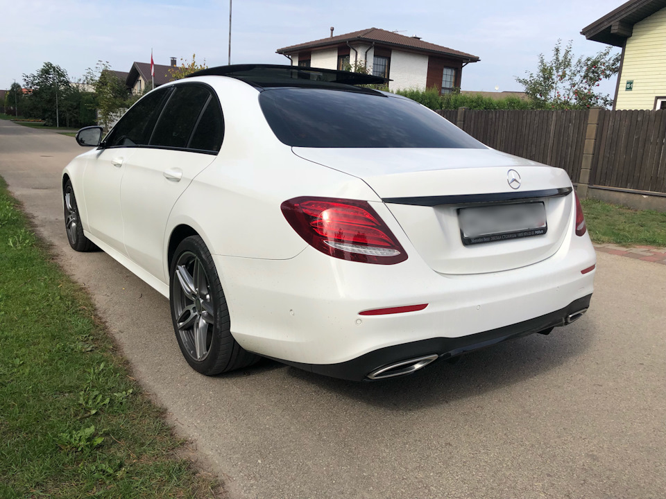 Mercedes w213 белый антихром