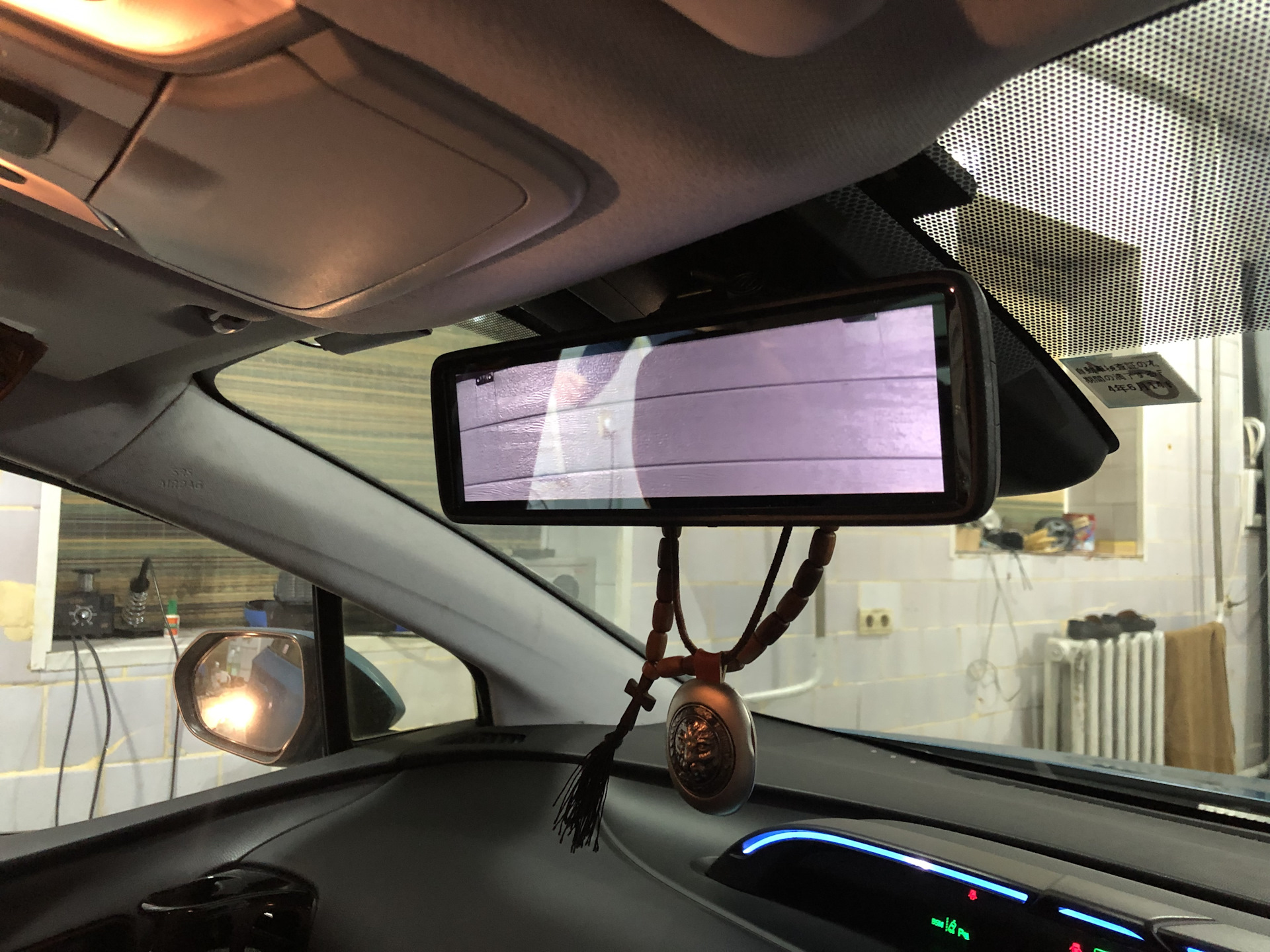 Цифровое зеркало из Японии — Toyota Prius Plug-in Hybrid (2G), 1,8 л ...